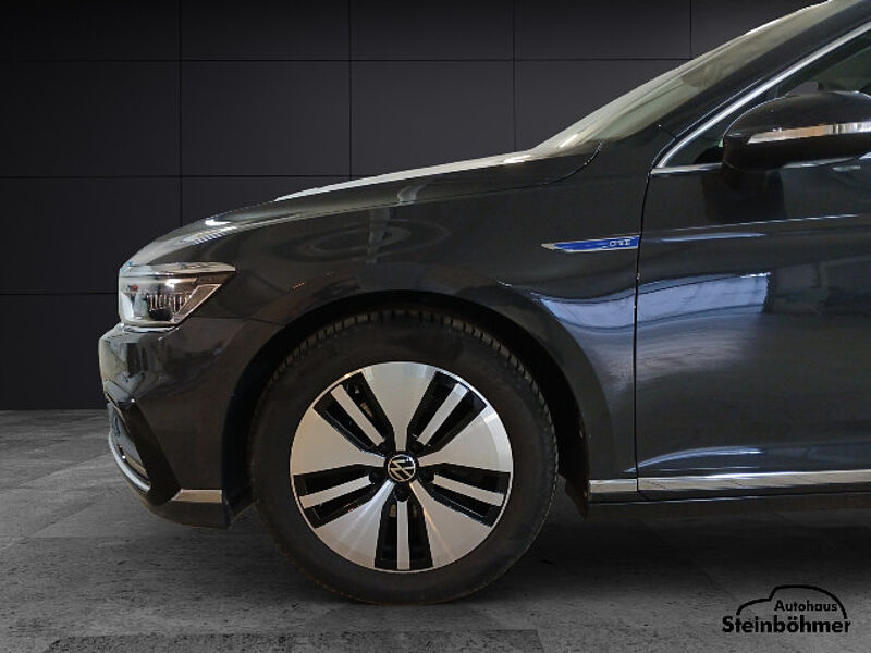 Volkswagen Passat Variant GTE AHK IQLight Standhzg.
