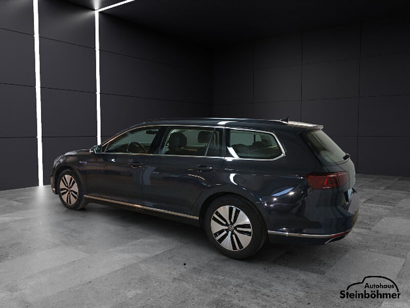 Volkswagen Passat Variant GTE AHK IQLight Standhzg.