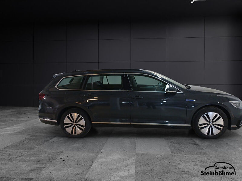 Volkswagen Passat Variant GTE AHK IQLight Standhzg.