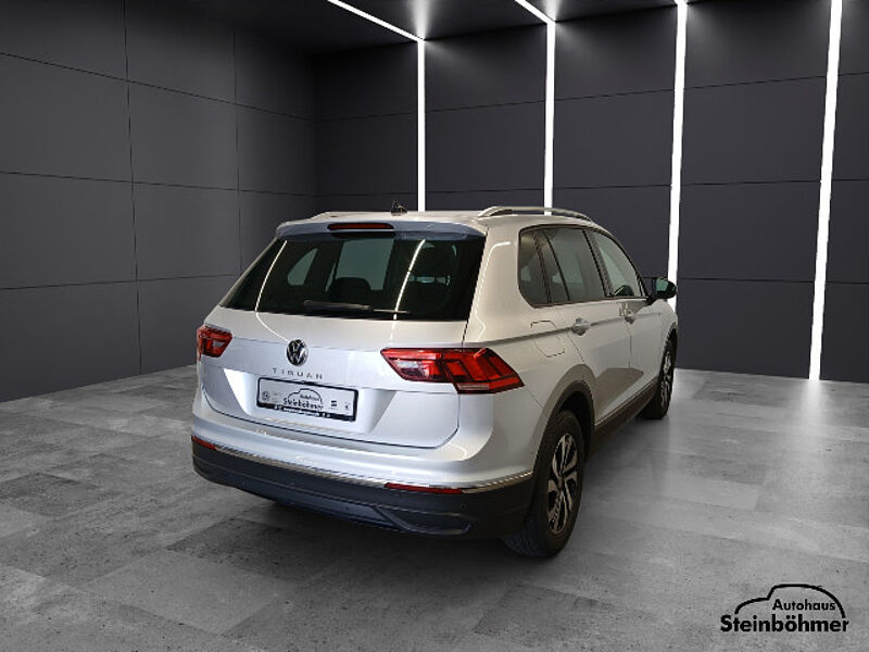 Volkswagen Tiguan Active 2.0TDI DSG LED-Matrix NAV AHK ACC