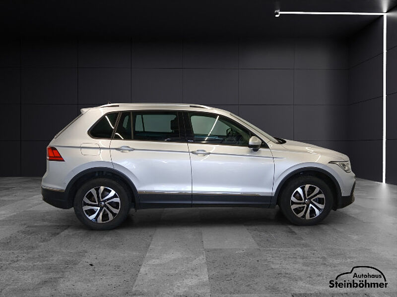 Volkswagen Tiguan Active 2.0TDI DSG LED-Matrix NAV AHK ACC