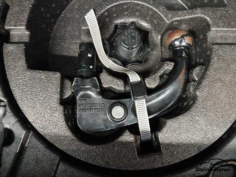 Volkswagen T-ROC Sport 1.5TSI DSG LED NAV AHK ACC SHZ