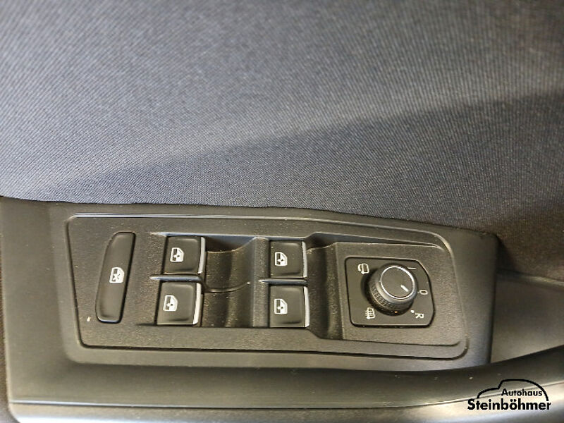 Volkswagen T-ROC Sport 1.5TSI DSG LED NAV AHK ACC SHZ