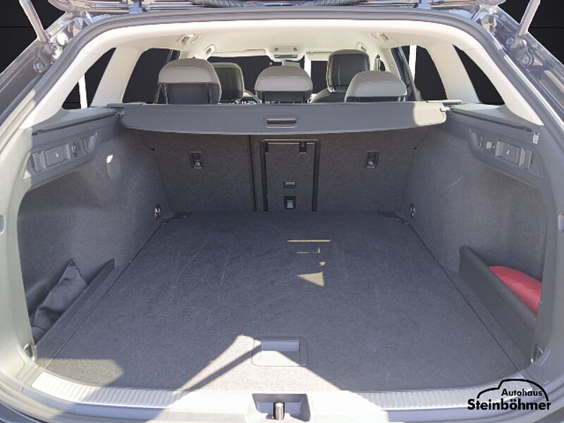 Volkswagen Passat Business 1.5eTSI DSG LED NAV AHK ACC SHZ
