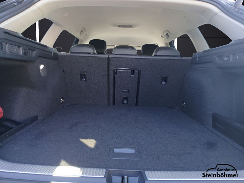 Volkswagen Passat Elegance 2.0TDI DSG IQ. Drive AHK Kamera