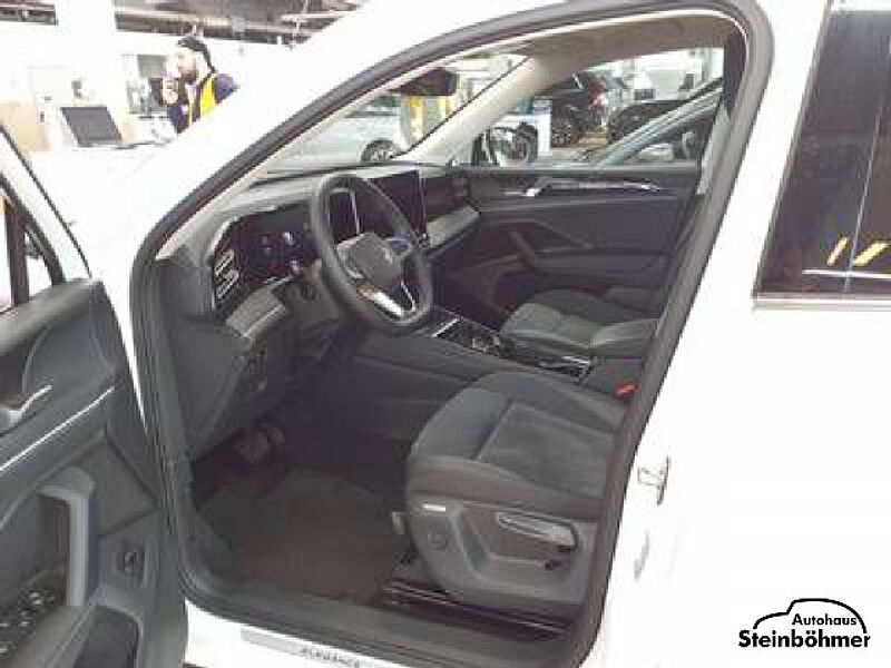 Volkswagen Tiguan Elegance 1.5eTSI DSG IQ. Light NAV AHK ACC