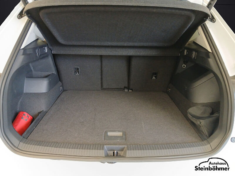 Volkswagen Tiguan Elegance 1.5eTSI DSG IQ. Light NAV AHK ACC