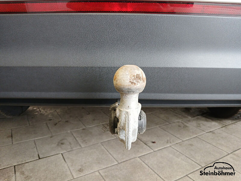 Volkswagen Tiguan Elegance 1.5eTSI DSG IQ. Light NAV AHK ACC