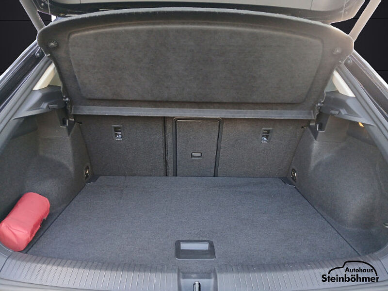 Volkswagen T-ROC Active 1.0 TSI LED NAVI ACC Kamera