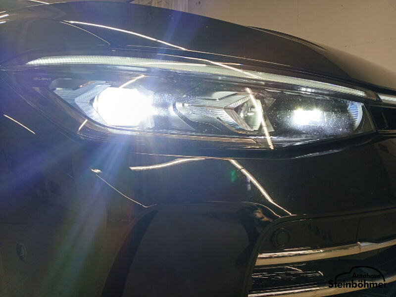 Volkswagen Passat Elegance 2.0TDI DSG Navi AHK IQ-LED