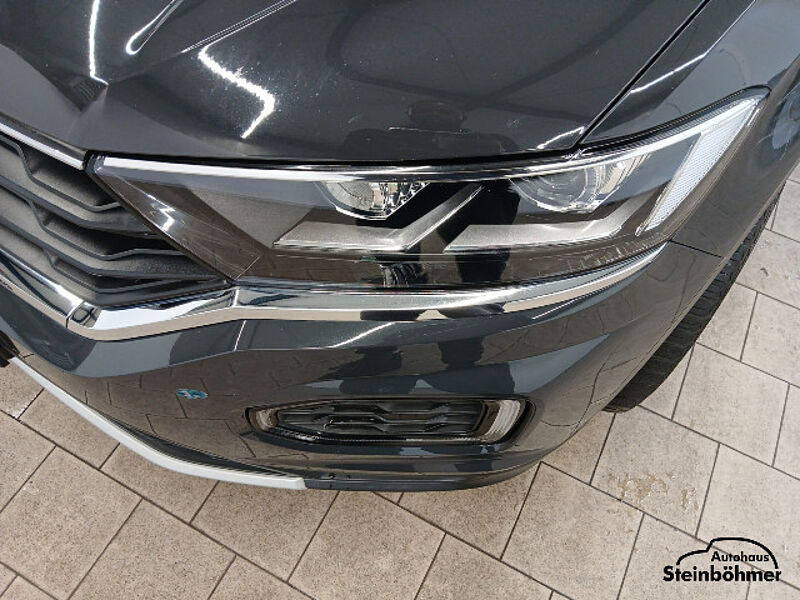 Volkswagen T-Roc Sport 1.5TSI LED AppCon ACC BlindSpot SHZ