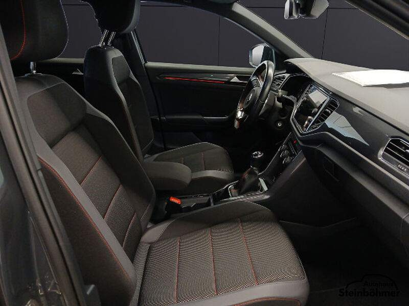 Volkswagen T-Roc Sport 1.5TSI LED AppCon ACC BlindSpot SHZ