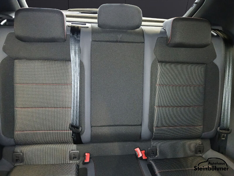 Volkswagen T-Roc Sport 1.5TSI LED AppCon ACC BlindSpot SHZ