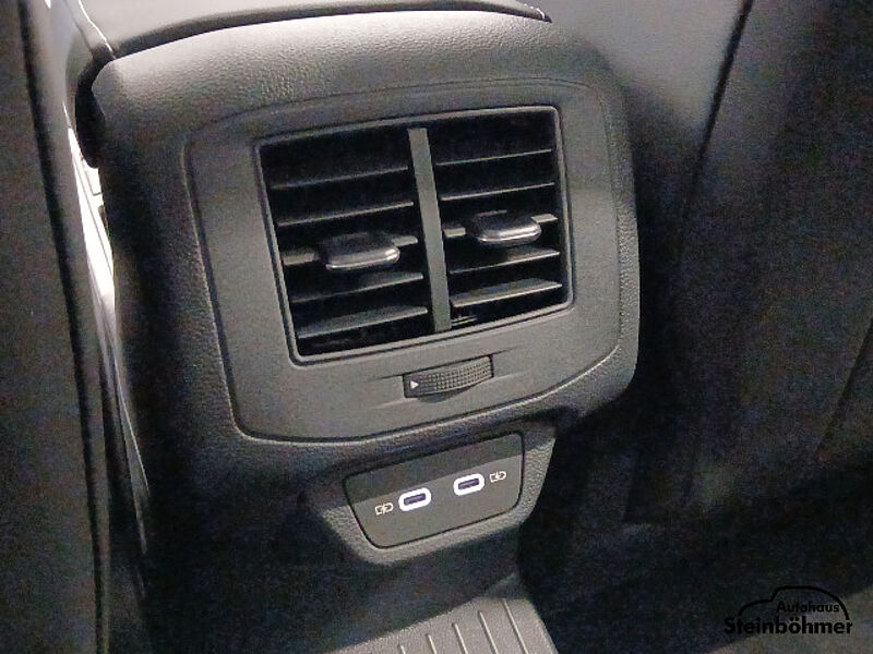 Volkswagen T-Roc GOAL 1.0TSI LED NAV SHZ ACC SideAssist