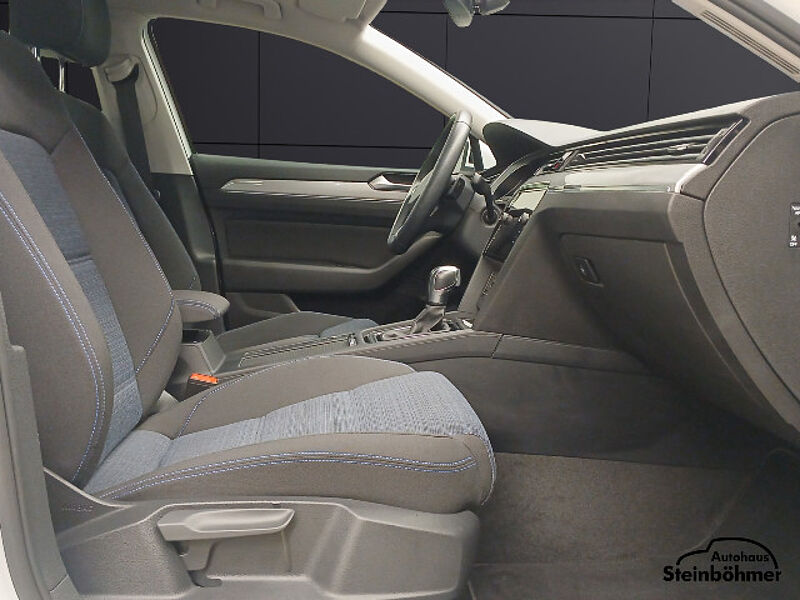 Volkswagen Passat Variant GTE Navi Pano RearView SHZ LED
