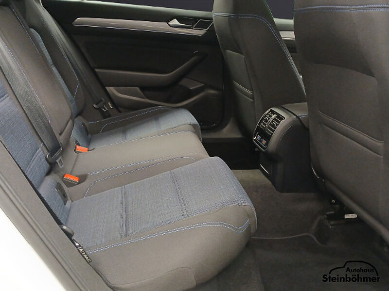Volkswagen Passat Variant GTE Navi Pano RearView SHZ LED
