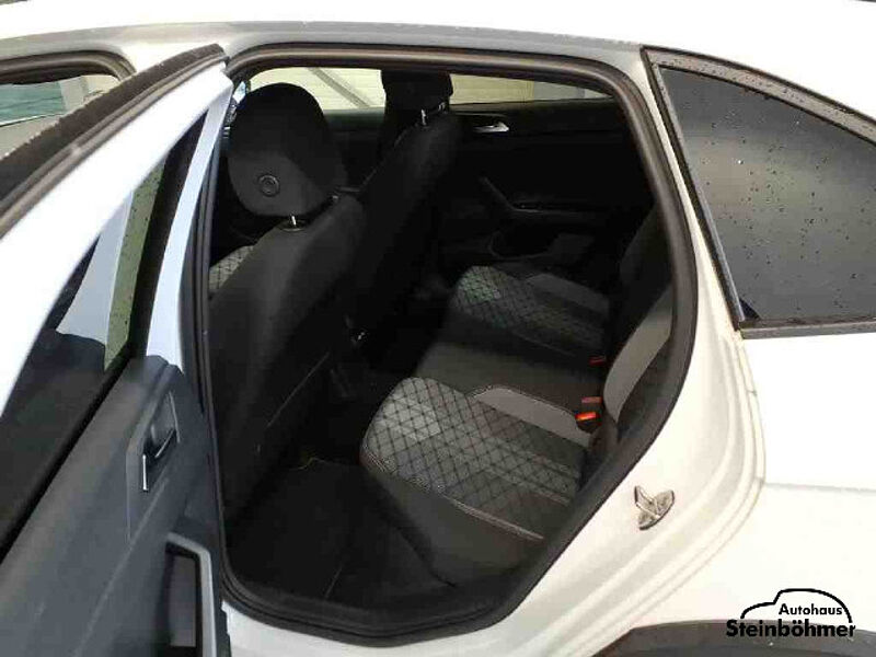 Volkswagen Taigo R-Line 1.0TSI DSG IQ. Light AppCon RearView