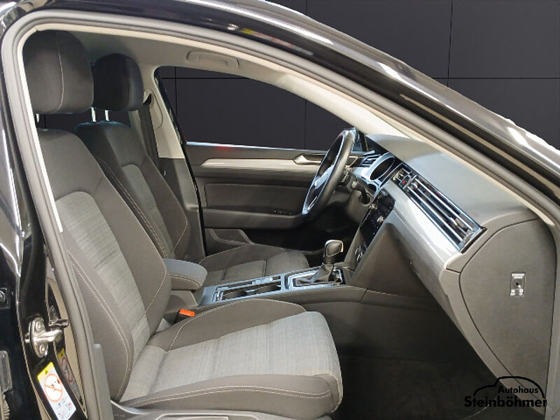 Volkswagen Passat Variant Business 1.5TSI Navi LED AHK