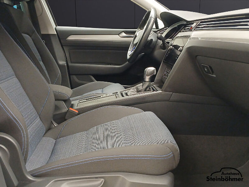 Volkswagen Passat Variant GTE Standhzg AHK LED RearView