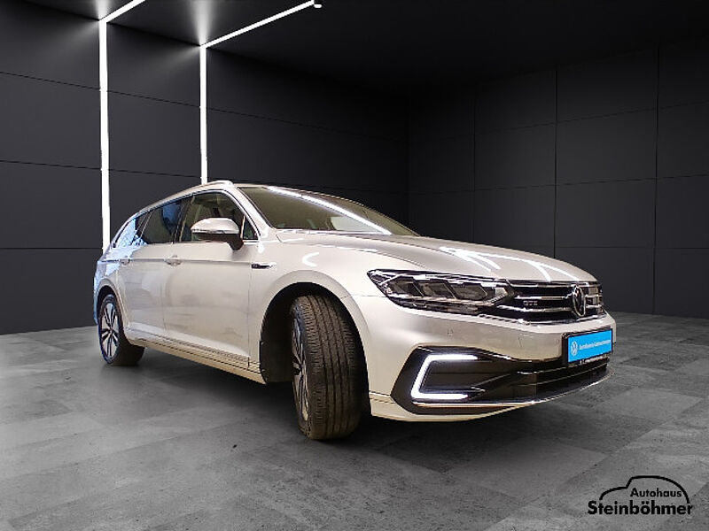 Volkswagen Passat Variant GTE Navi LED AHK RearView