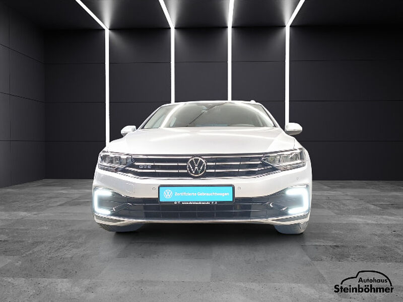 Volkswagen Passat Variant GTE Navi LED AHK RearView