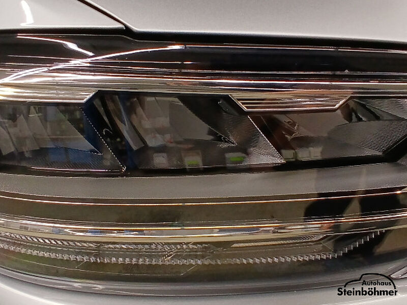 Volkswagen Passat Variant GTE Navi LED AHK RearView