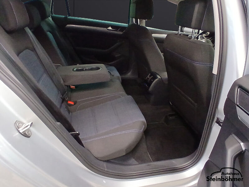 Volkswagen Passat Variant GTE Navi LED AHK RearView
