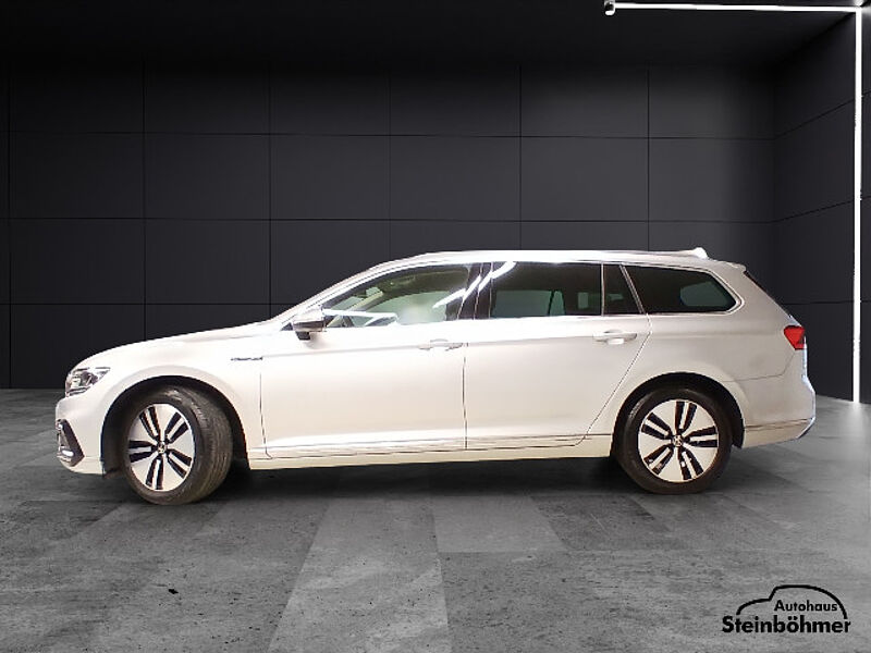 Volkswagen Passat Variant GTE Navi LED AHK RearView