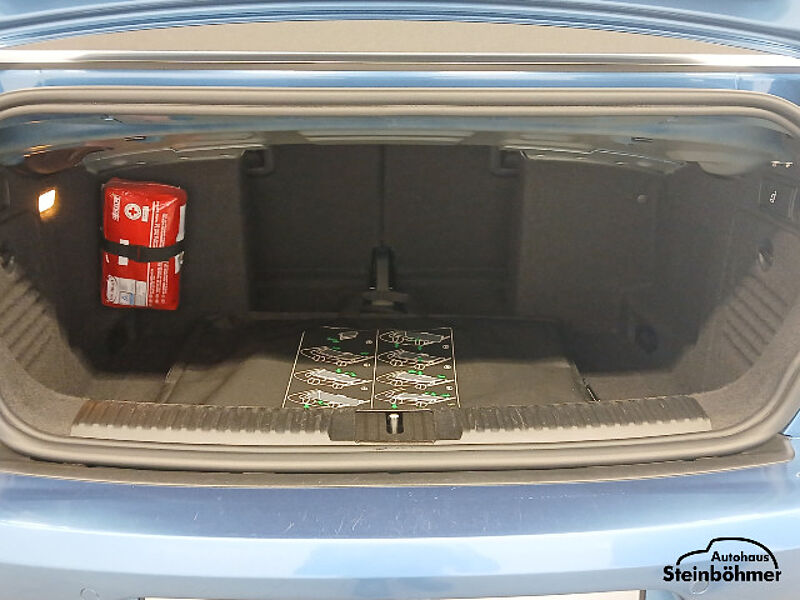 Volkswagen Golf VI Cabriolet 1.4TSI Cup RCD510 SHZ