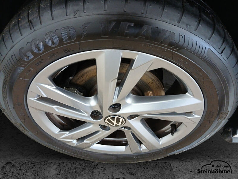 Volkswagen Polo R-Line 1.0TSI DSG IQ. Light NAV RearView