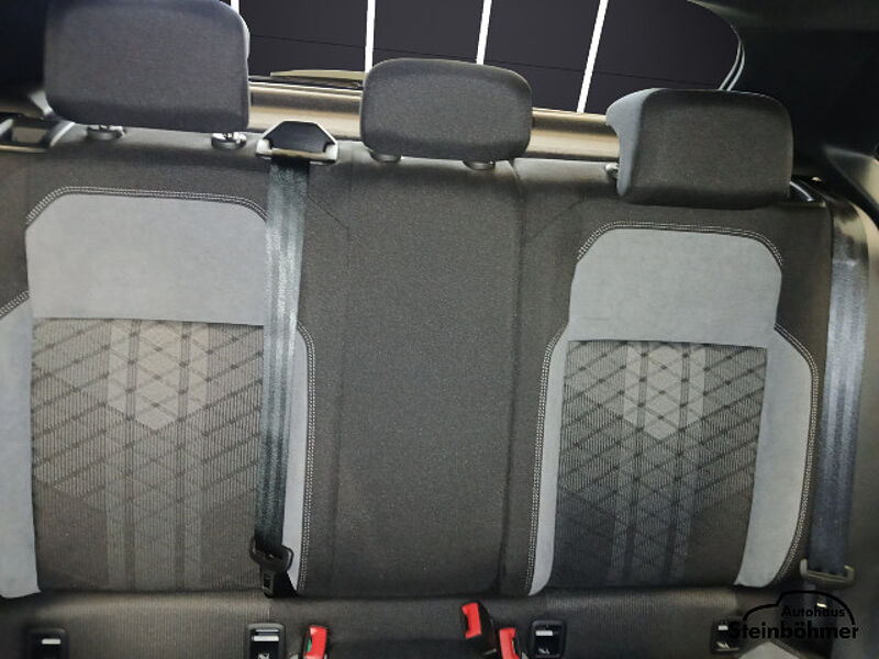 Volkswagen Polo R-Line 1.0TSI DSG IQ. Light NAV RearView