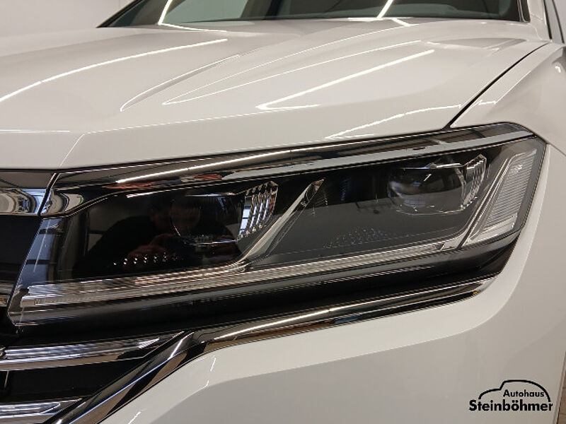 Volkswagen Touareg R-Line 3.0TDI 4M LED NAVPremium AHK Pano