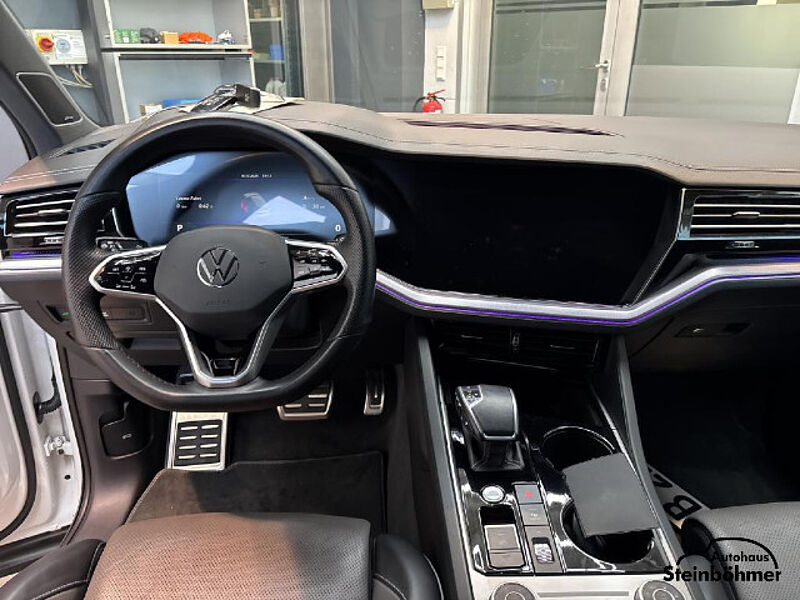 Volkswagen Touareg R-Line Navi AHK Pano Standhzg HUD