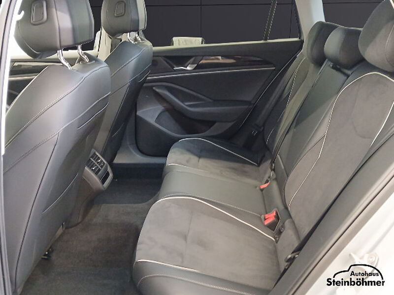 Volkswagen Passat Business 1.5TSI DSG eHybrid LED NAV AHK