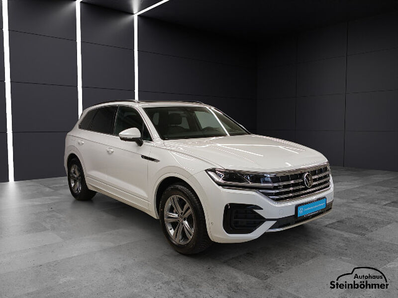 Volkswagen Touareg R-Line Navi AHK Pano Standhzg HUD