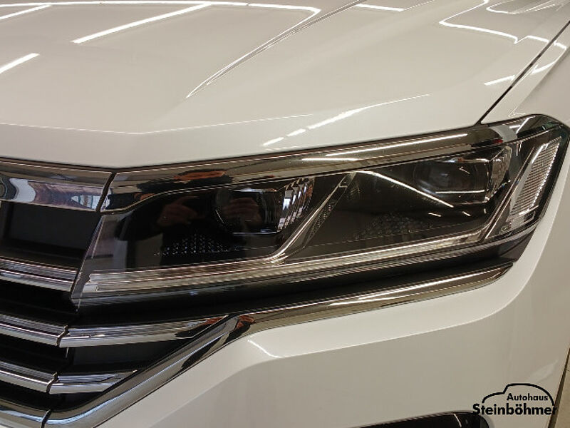 Volkswagen Touareg R-Line Navi AHK Pano Standhzg HUD