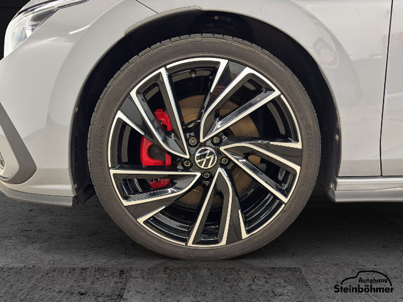 Volkswagen Golf GTI 2.0TSI PANO AppCon LED SHZ