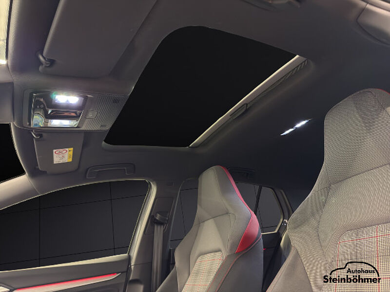 Volkswagen Golf GTI 2.0TSI PANO AppCon LED SHZ