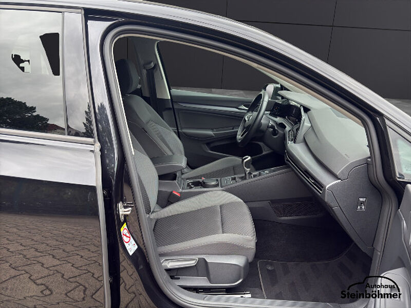 Volkswagen Golf ACTIVE 1.5TSI Navi LED-Plus Standhzg.