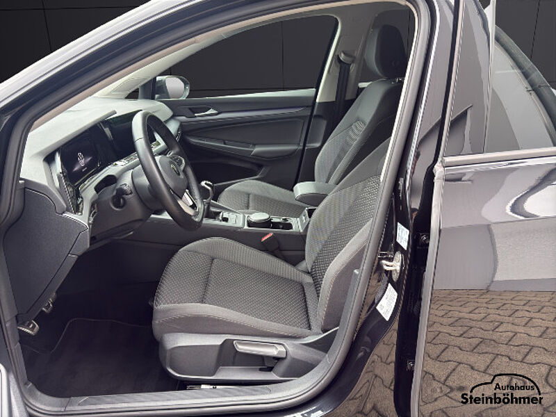 Volkswagen Golf ACTIVE 1.5TSI Navi LED-Plus Standhzg.