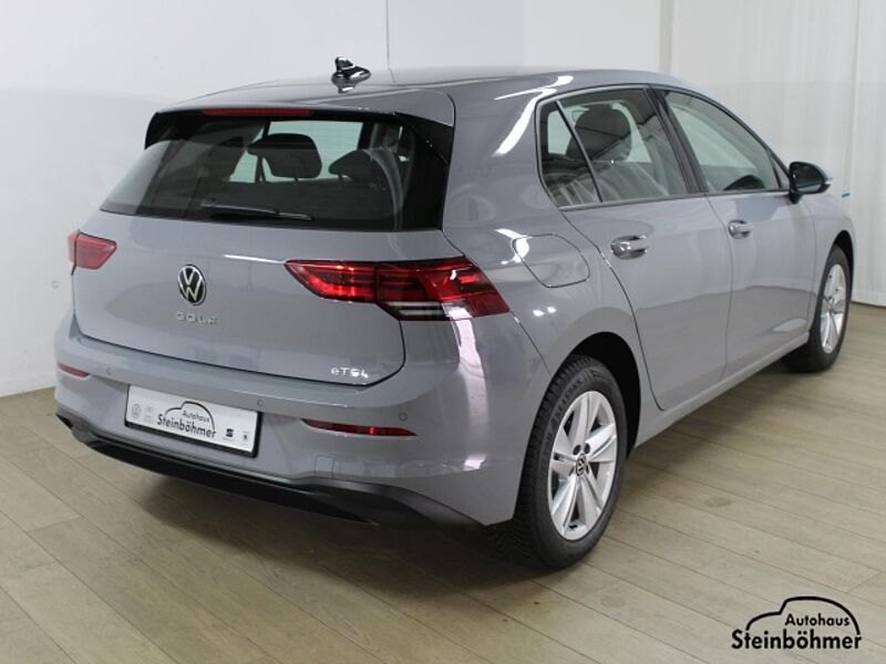 Volkswagen Golf Life 1.5TSI Navi DPC SHZ Light Assist